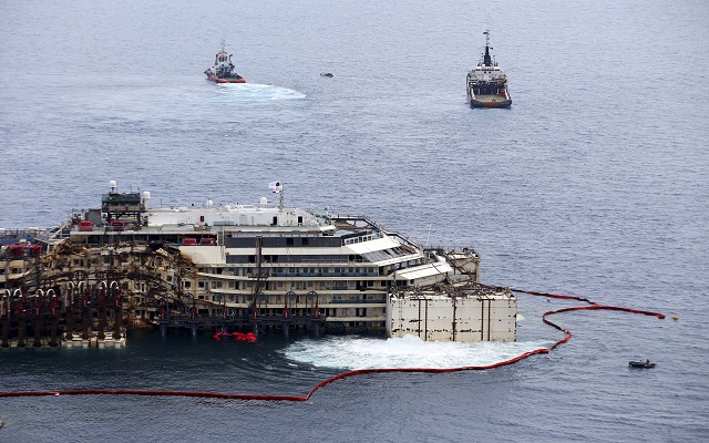 Ολοκληρώθηκε η ανύψωση του Costa Concordia