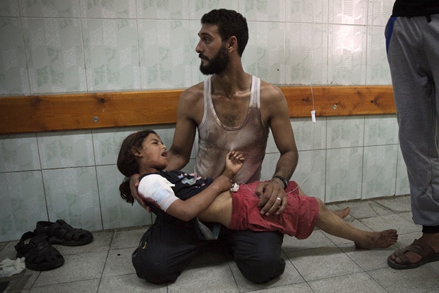 Ατελείωτη λίστα των θυμάτων από τους βομβαρδισμούς στη Γάζα