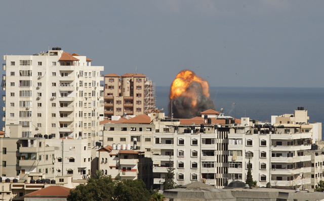 Ξεπέρασαν τους 800 οι νεκροί στη Γάζα