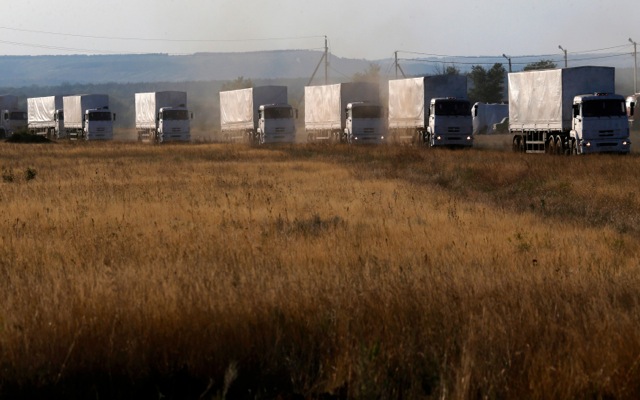 Διασχίζει τα ουκρανικά σύνορα η ρωσική αυτοκινητοπομπή