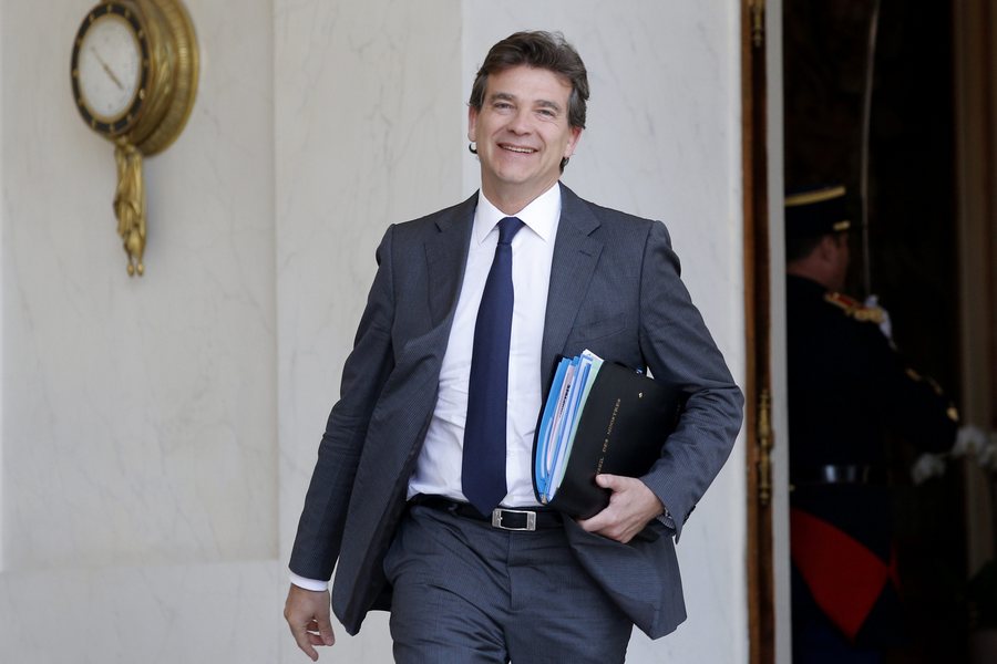Η γαλλική ηγεσία «αδειάζει» τον υπουργό Οικονομίας