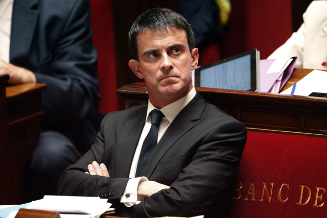 Αιφνιδιαστική παραίτηση της γαλλικής κυβέρνησης