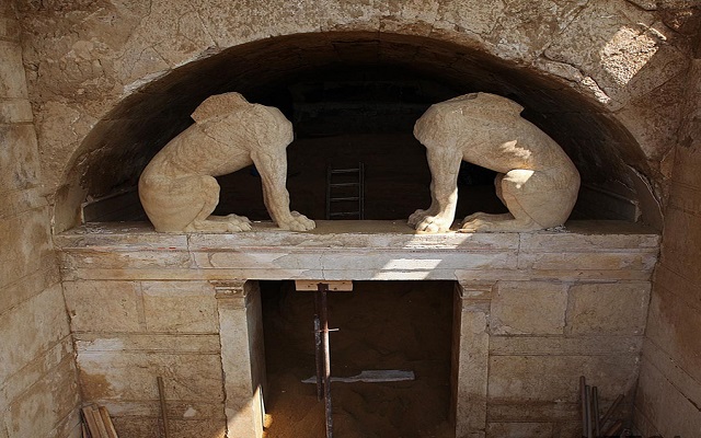 Βίντεο: Δείτε πλάνα από τον τάφο της Αμφίπολης