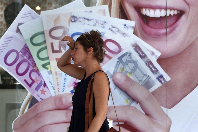Ακόμη 1,4 δισ. ευρώ έχασαν τα ελληνικά νοικοκυριά λόγω…φόρων
