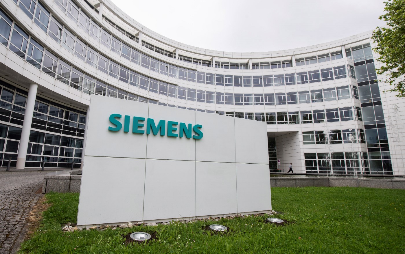 Στο εδώλιο τα μαύρα ταμεία της Siemens