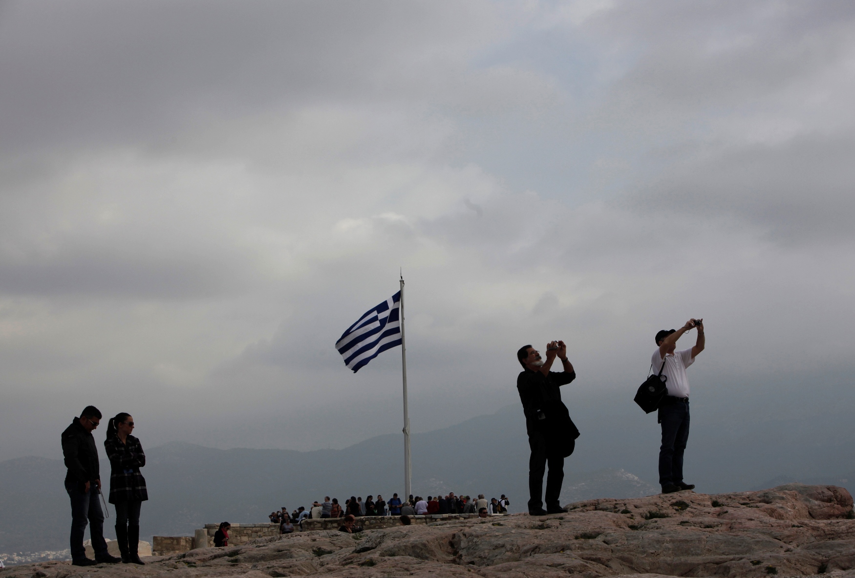 «Φως στο τούνελ» για το ελληνικό χρέος;