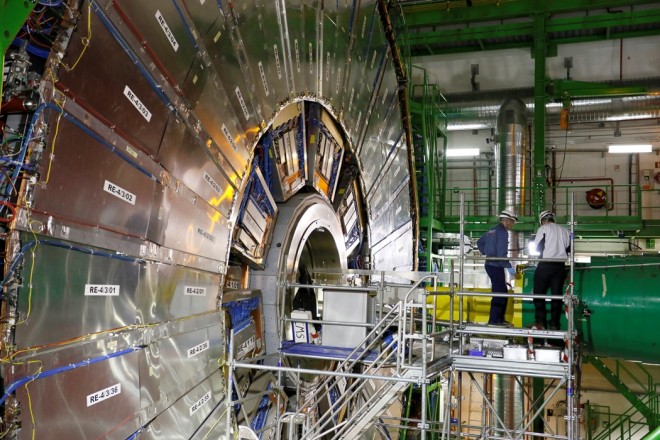 CERN: Εντοπίστηκαν δύο νέα υποατομικά σωματίδια