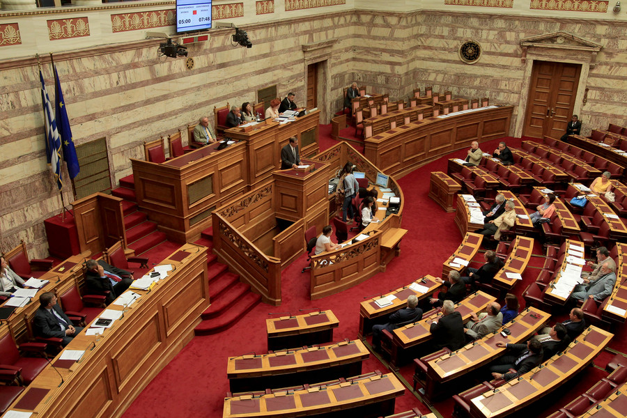 Πέρασε η τροπολογία για την οικειοθελή συνεισφορά των εφοπλιστών