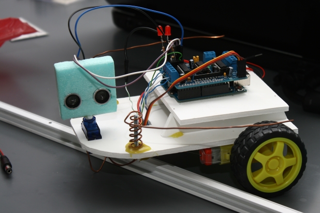 Πώς ένας 13χρονος έφτιαξε ρομπότ αυτοκίνητο με 50 ευρώ