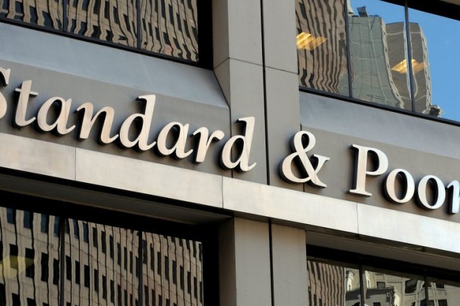 S&P: Δεν είναι «επιλεκτική χρεοκοπία» η μη πληρωμή της ΕΚΤ