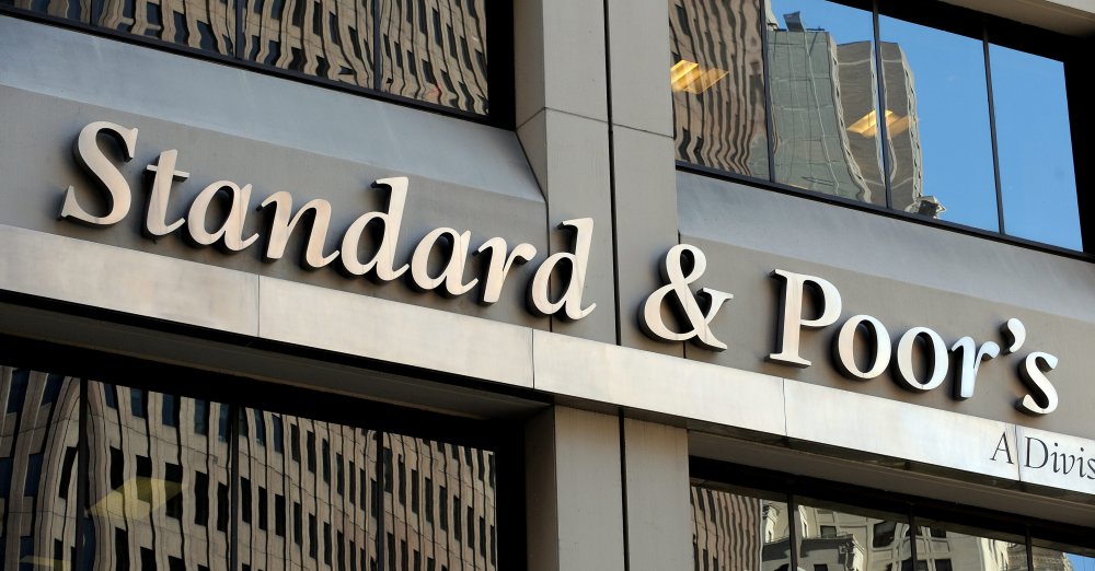 S&P: Η Ευρωζώνη αντιμέτωπη με μια τρίτη ύφεση