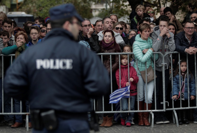 Υπό δρακόντεια μέτρα ασφαλείας ολοκληρώθηκε η μαθητική παρέλαση στην Αθήνα