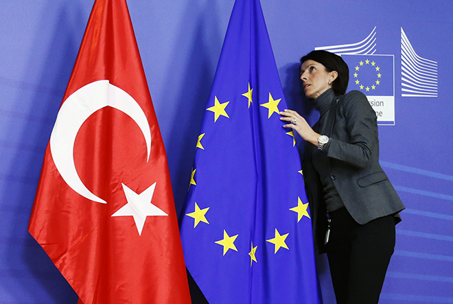 Reuters: Τι αναφέρει το προσχέδιο της συμφωνίας ΕΕ-Τουρκίας για το προσφυγικό
