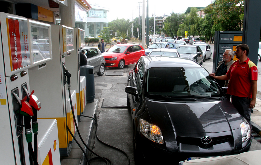 ΕΛΠΕ: Αύξηση κατανάλωσης καυσίμων κίνησης για πρώτη φορά μετά το 2009