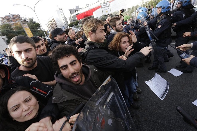 Στο στόχαστρο διαδηλωτών βρέθηκε ο Μάριο Ντράγκι