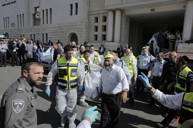 Τρόμος στην Ιερουσαλήμ από την βίαιη επίθεση σε εβραϊκή συναγωγή