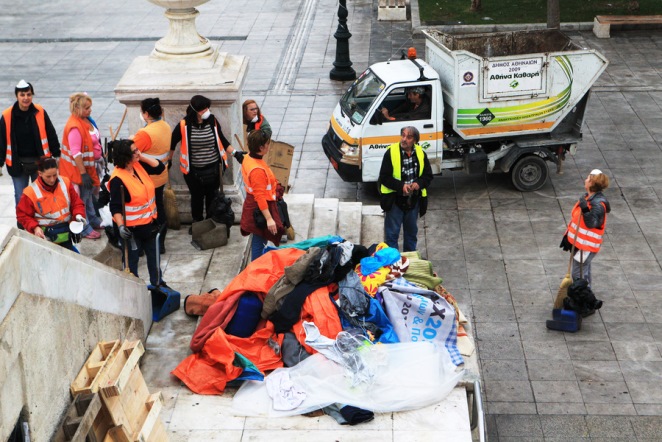 Απομακρύνθηκαν οι Σύροι πρόσφυγες από το Σύνταγμα
