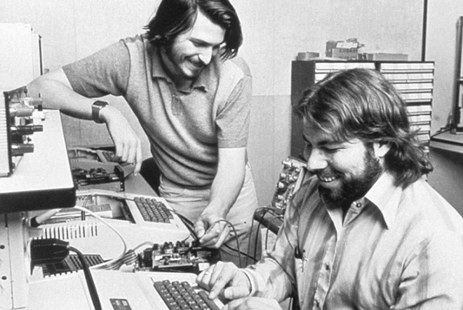 Τα 375.000 δολάρια έφτασε ένας Apple-1 του 1976 σε δημοπρασία