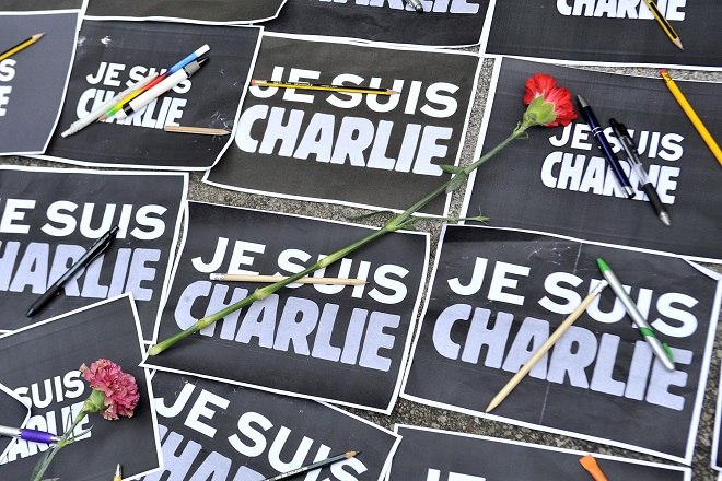 Το πρώτο tweet του Charlie Hebdo μετά την τρομοκρατική επίθεση του Ιανουαρίου 2015