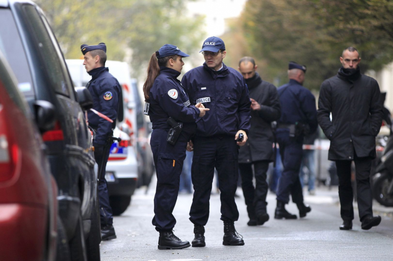 Γαλλία: Πυρά στο νότιο Παρίσι. Δύο τραυματίες