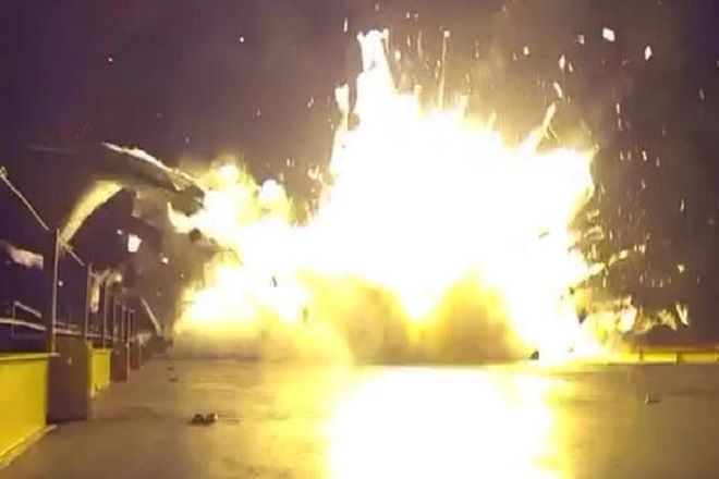 Δείτε τη συντριβή του πυραύλου της SpaceX λίγο πριν προσγειωθεί