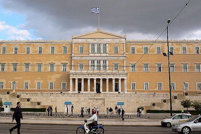 Πολυνομοσχέδιο: Τι αλλάζει στη ζωή των Ελλήνων μετά την ψήφισή του