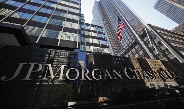 Η JP Morgan προβλέπει συγκρατημένη άνοδο των ελληνικών μετοχών