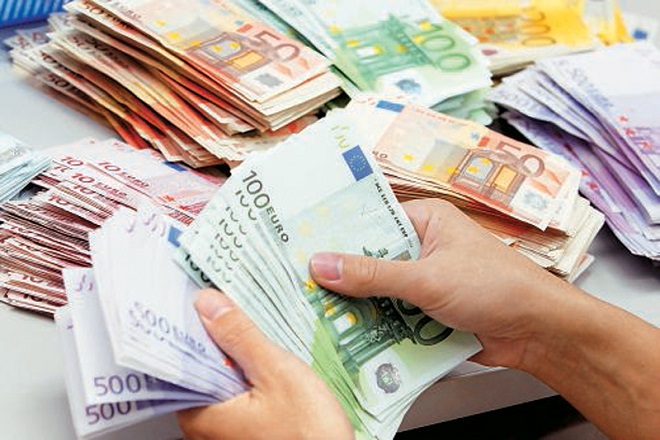 Οριακή μείωση στα φέσια του Δημοσίου τον Ιούνιο- Διαμορφώθηκαν σε 1,68 δισ. ευρώ