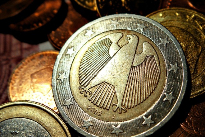 Πώς η πτώση του ευρώ βοήθησε την οικονομία