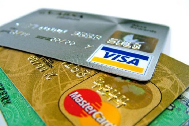 Περισσότερα κίνητρα ζητούν οι χρήστες πιστωτικών και χρεωστικών καρτών