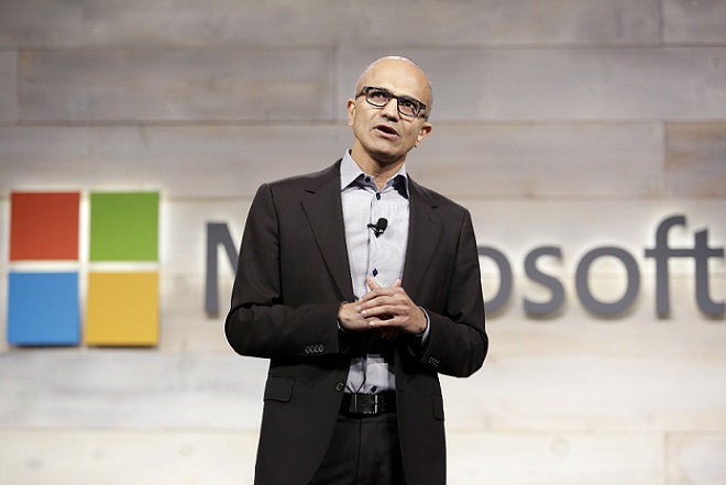 Ο CEO της Microsoft, Satya Nadella, εξηγεί πώς ο κλάδος της τεχνολογίας μπορεί να κερδίσει εκ νέου την εμπιστοσύνη του κοινού