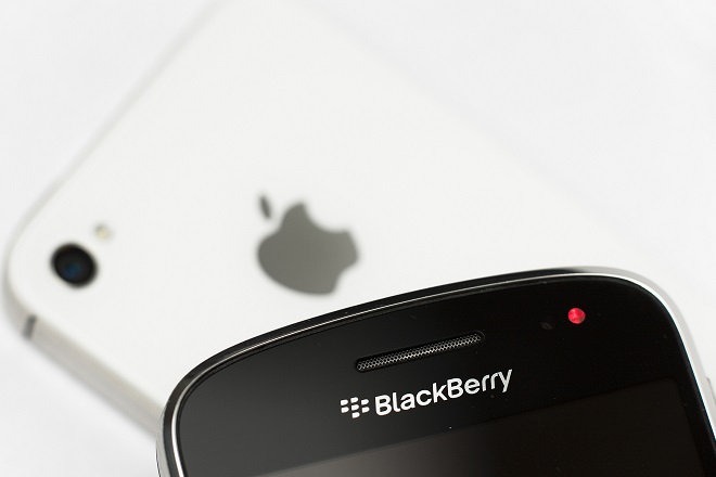 Στα χέρια της Apple η Blackberry;