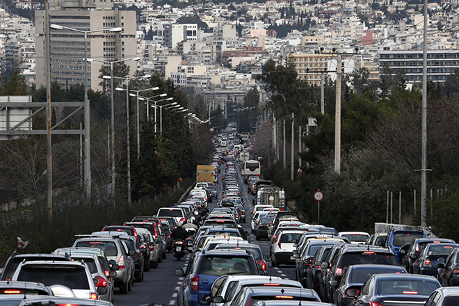 Τι αλλάζει στη φορολογία των ΙΧ αυτοκινήτων