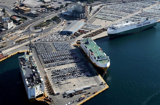FAZ: Ευρωπαϊκή βάση της Cosco το λιμάνι του Πειραιά