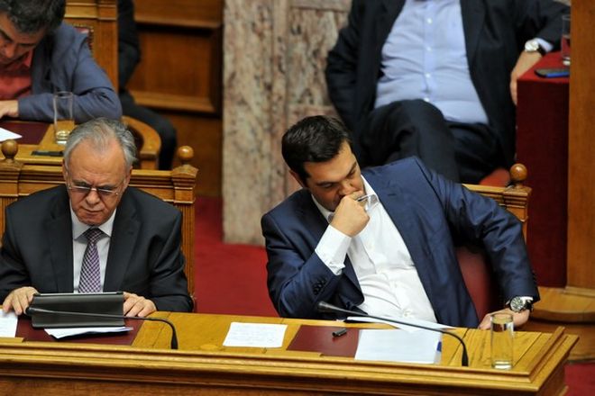 FT: Ο Τσίπρας φαίνεται πώς ετοιμάζει την Ελλάδα για πρόωρες εκλογές