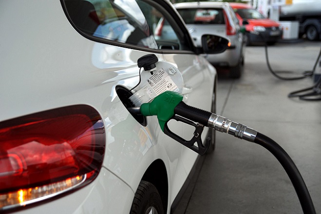 ΠΟΠΕΚ: Γιατί δεν ακολουθεί τις διεθνείς τιμές η βενζίνη στην Ελλάδα- Ζητά μείωση του ΕΦΚ στα πετρελαιοειδή