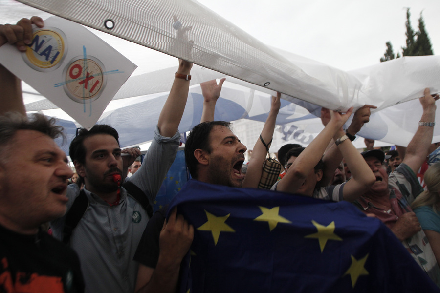 «ΝΑΙ στην Ελλάδα, ΝΑΙ στο Ευρώ»: Διακήρυξη 85 διακεκριμένων Eλλήνων