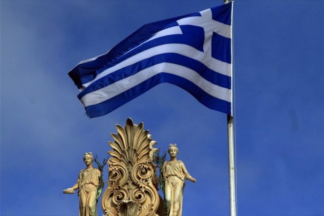 Bloomberg: Το 81% των Ελλήνων θέλει το ευρώ