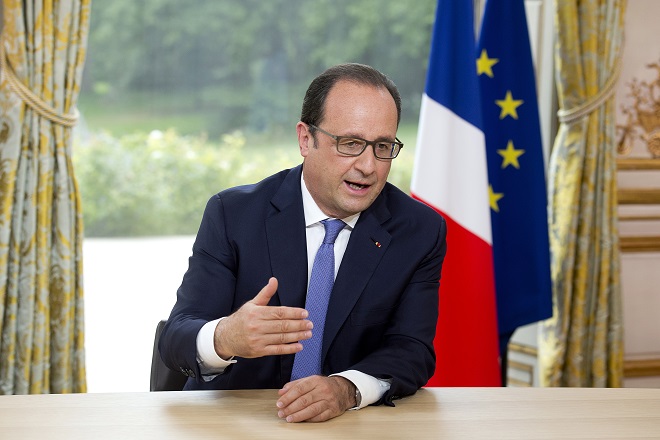Ολάντ: Δεν θα υποκύψω στην κοινωνική αγανάκτηση της Γαλλίας