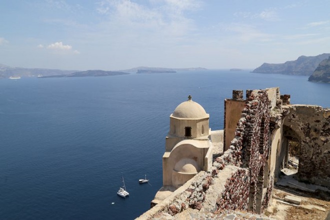 Fortune: Η Ελλάδα ίσως πουλήσει νησιά και μνημεία για να σωθεί