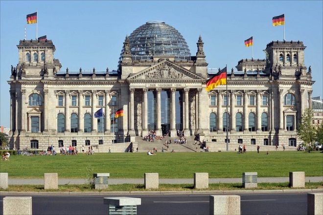Γερμανός αξιωματούχος: Θα μιλήσουμε για το ελληνικό χρέος το 2020