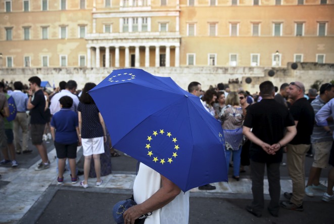 Guardian: Γιατί η Ελλάδα θα επιστρέψει στα πρωτοσέλιδα