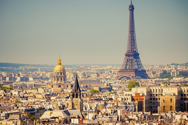Η Airbnb θα συλλέγει τους φόρους για τους τουρίστες του Παρισιού