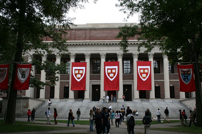 Ποιον γνωστό δισεκατομμυριούχο απέρριψε δέκα φορές το Χάρβαρντ;