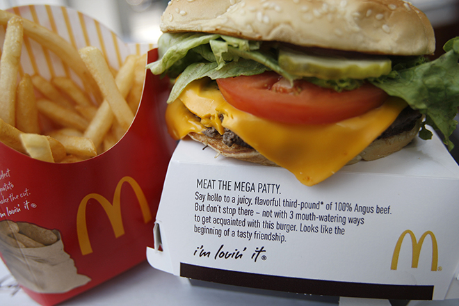 Το μήνυμα των επενδυτών στα McDonald’s: Ξεφορτωθείτε τώρα τα αντιβιοτικά