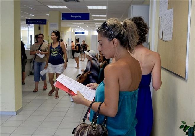 ΟΟΣΑ: Η Ελλάδα παράγει τους περισσότερους άνεργους πτυχιούχους