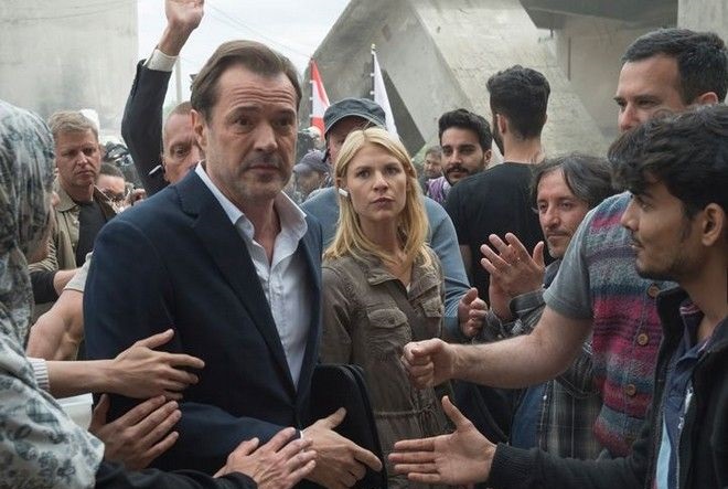 Homeland: Καλλιτέχνες «φυτεύουν» δυσφημιστικά γκράφιτι στην αμερικάνικη σειρά