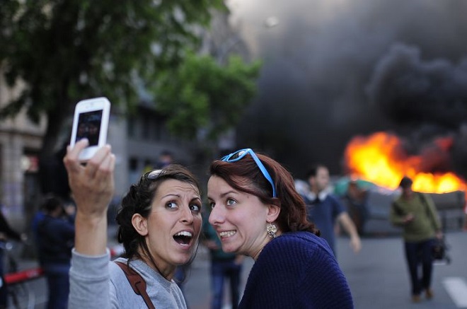 Πότε οι selfies είναι επικίνδυνες και πρέπει να απαγορευτούν