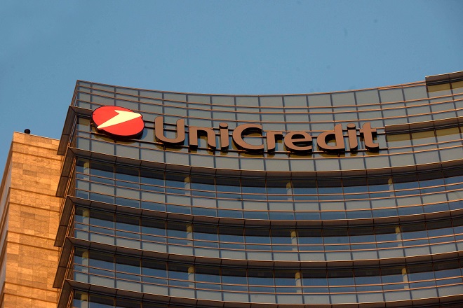 UniCredit: Σε περικοπή σχεδόν 20.000 θέσεων προχωρά η τράπεζα