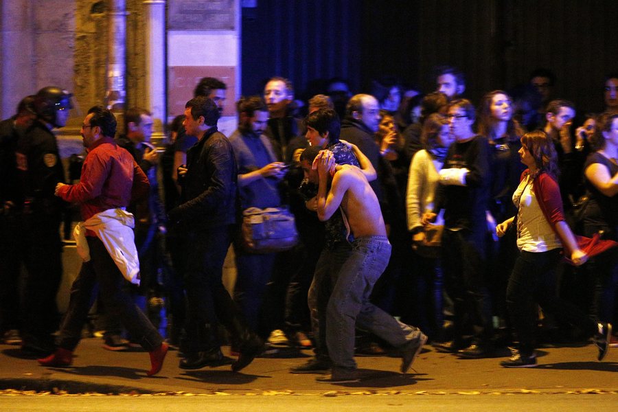 Παρίσι: Νεκροί οι δράστες της ομηρίας στο Μπατακλάν – Πάνω από 100 οι νεκροί